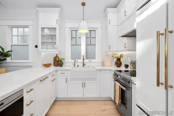 $2,450,000 | 943 F Avenue, Coronado, CA 92118