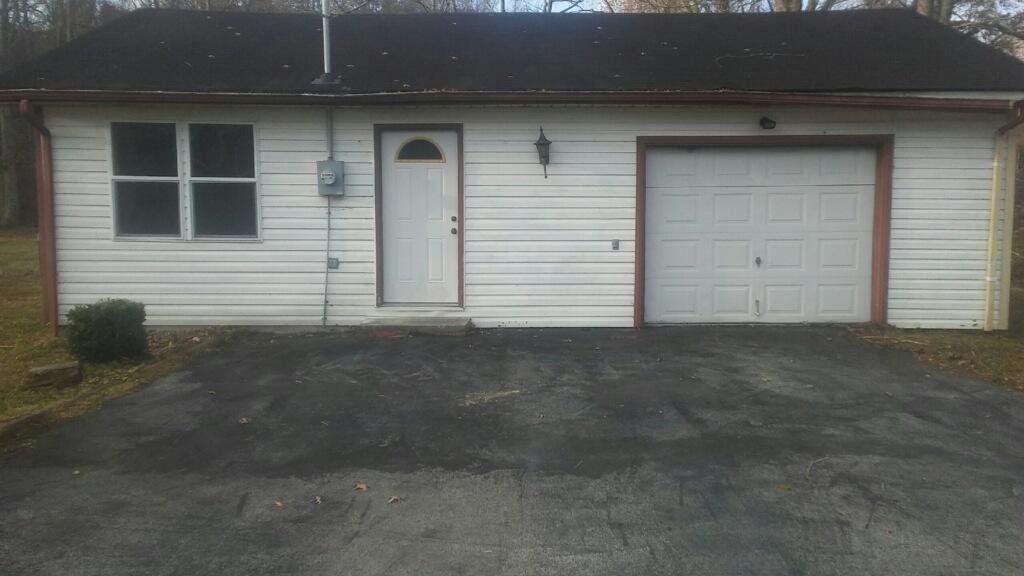 33 Left Hazel Fork Road Gray, KY 40734 - Photo 5 of 11 Garage