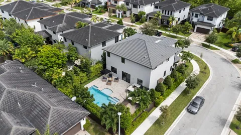 $1,290,000 | 15450 Northwest 88th Avenue, Miami Lakes, FL 33018