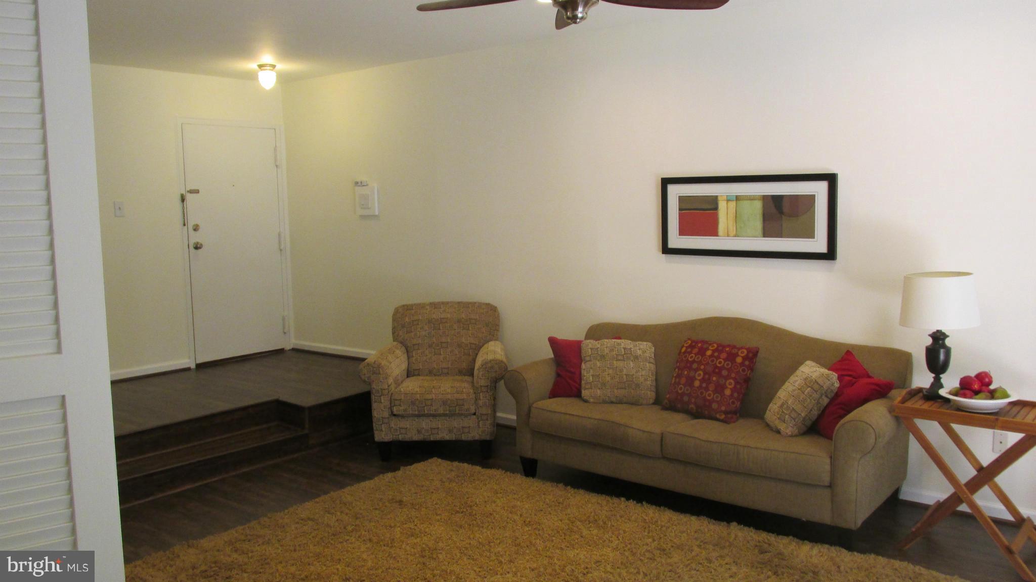 1675 Parkcrest Circle, Unit 101 Reston, VA 20190 - Photo 2 of 12 Living Room