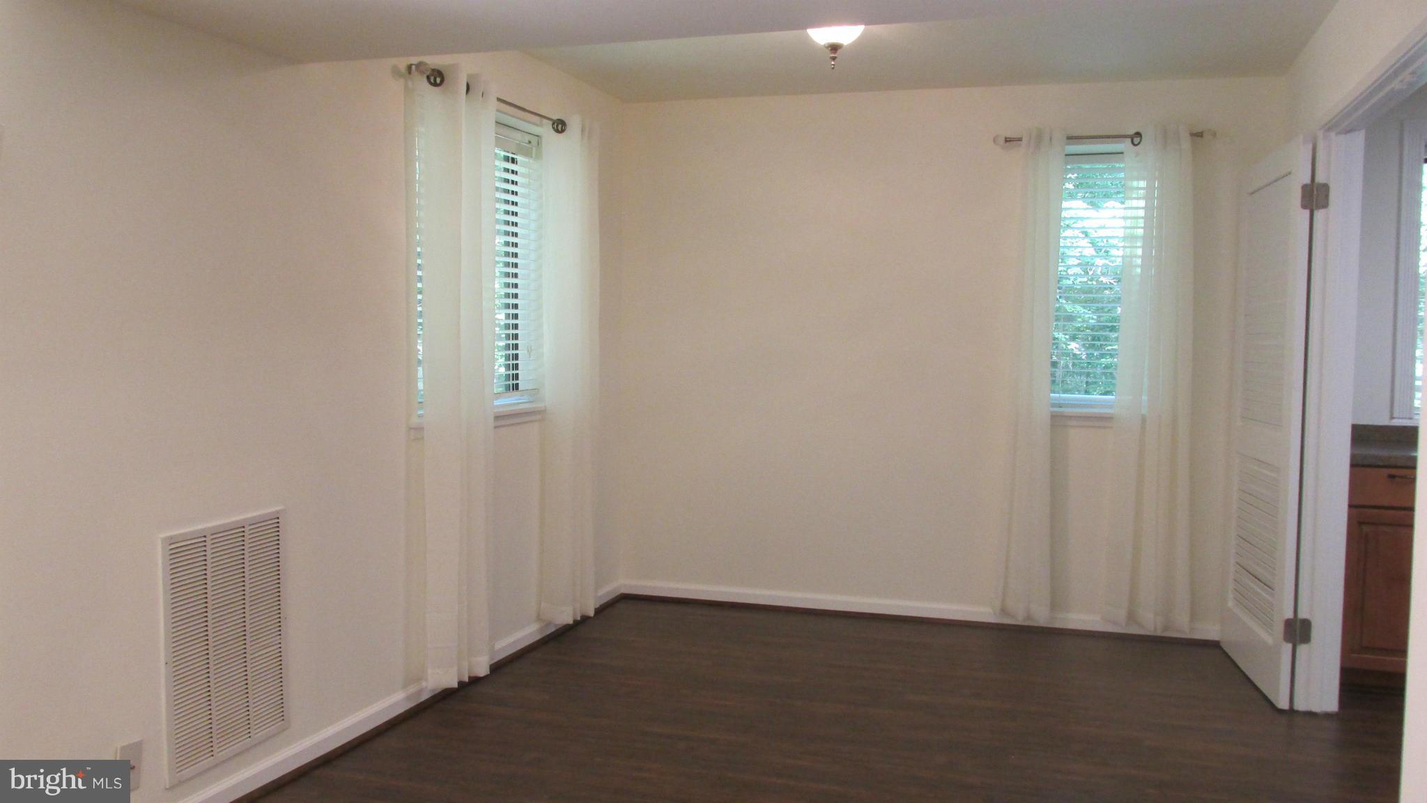 1675 Parkcrest Circle, Unit 101 Reston, VA 20190 - Photo 5 of 12 Dining Room