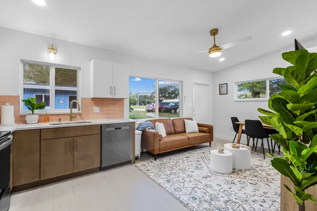 $1,400 | 117 Pierce Avenue, Unit A1, Cape Canaveral, FL 32920