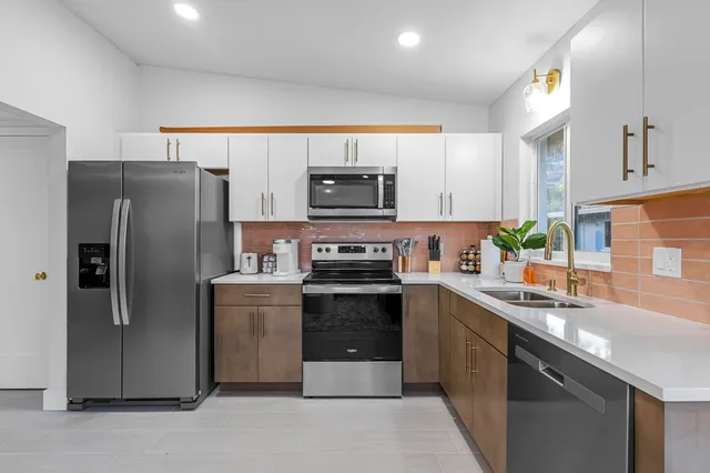 $1,400 | 117 Pierce Avenue, Unit A1, Cape Canaveral, FL 32920