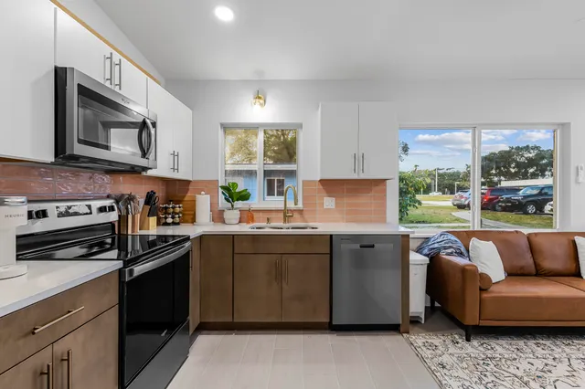 $1,400 | 117 Pierce Avenue, Unit A1, Cape Canaveral, FL 32920