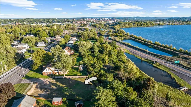 $489,000 | 131 Old Liverpool Road, Salina, NY 13088