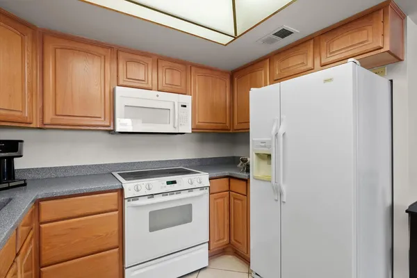 $1,950 | 7910 East Camelback Road, Unit 312, Scottsdale, AZ 85251