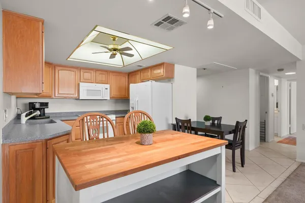 $1,950 | 7910 East Camelback Road, Unit 312, Scottsdale, AZ 85251