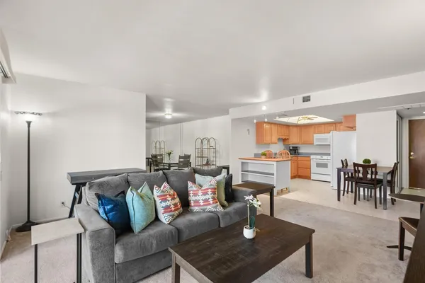 $1,950 | 7910 East Camelback Road, Unit 312, Scottsdale, AZ 85251