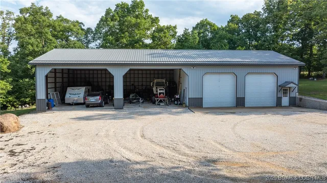 $698,900 | 112 Rush Road, Eldon, MO 65026