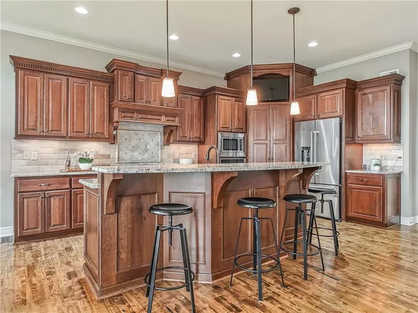 $774,950 | 12001 West 164th Street, Overland Park, KS 66221