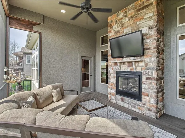 $774,950 | 12001 West 164th Street, Overland Park, KS 66221