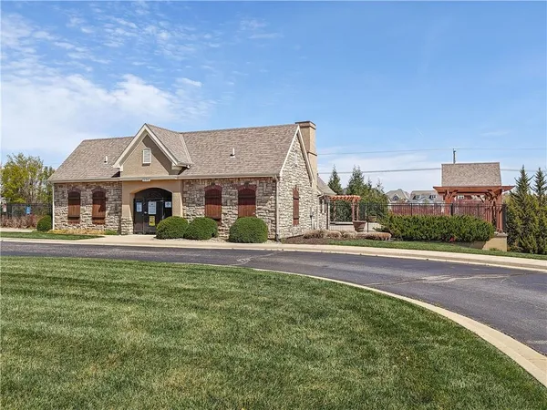 $774,950 | 12001 West 164th Street, Overland Park, KS 66221