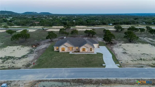 $569,500 | 4244 Cold Springs Road, Kempner, TX 76539