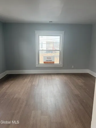 $1,550 | 49 Elizabeth Street, Unit 2, Amsterdam, NY 12010