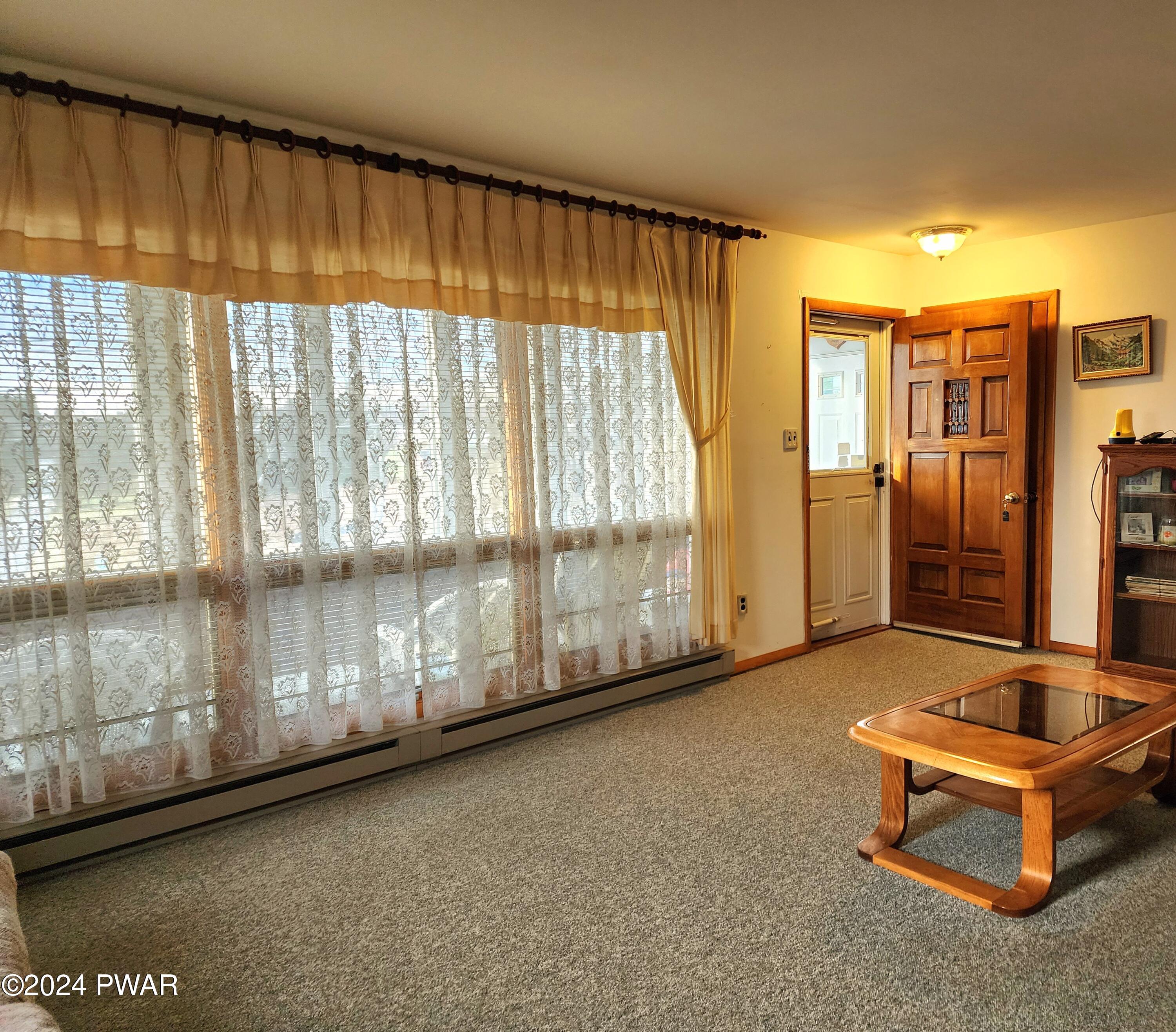 482 Ridge Avenue Hawley, PA 18428 - Photo 5 of 23 Livingroom