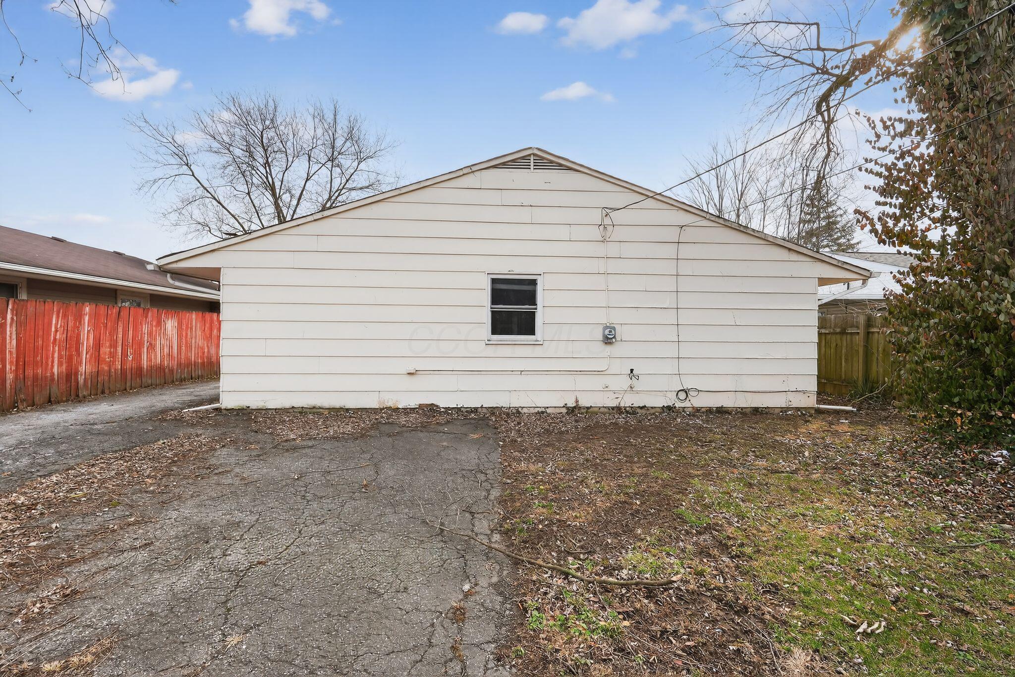 212 East Alcott Road Columbus, OH 43207 - Photo 26 of 31 01_212_E_Alcott_Rd_Columbus_OH_43207-Ext