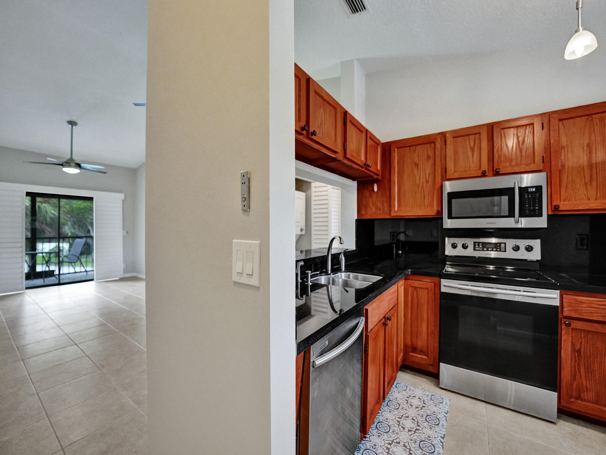 3375 Jaywood Terrace, Unit 2010 Boca Raton, FL 33431 - Photo 3 of 60 RJP07745
