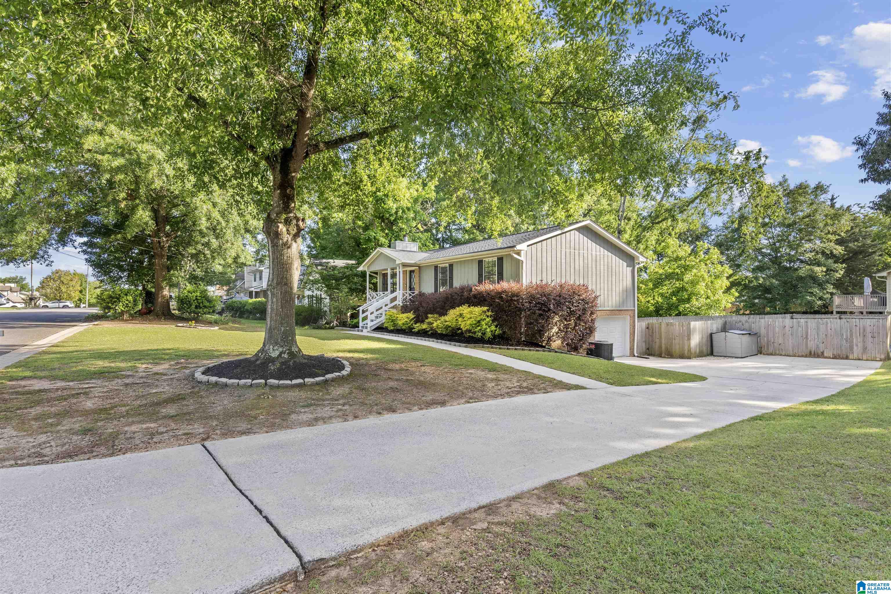 100 Bluegrass Drive Alabaster, AL 35007 - Photo 3 of 34