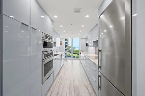 $1,800,000 | 500 Ocean Drive, Unit E4C, North Palm Beach, FL 33408