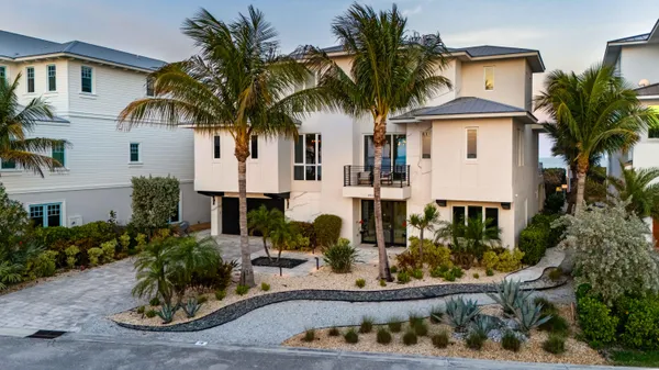 $5,490,000 | 8020 South Ocean Drive, Jensen Beach, FL 34957