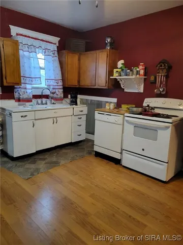 $195,000 | 211 West Main Street, Henryville, IN 47126