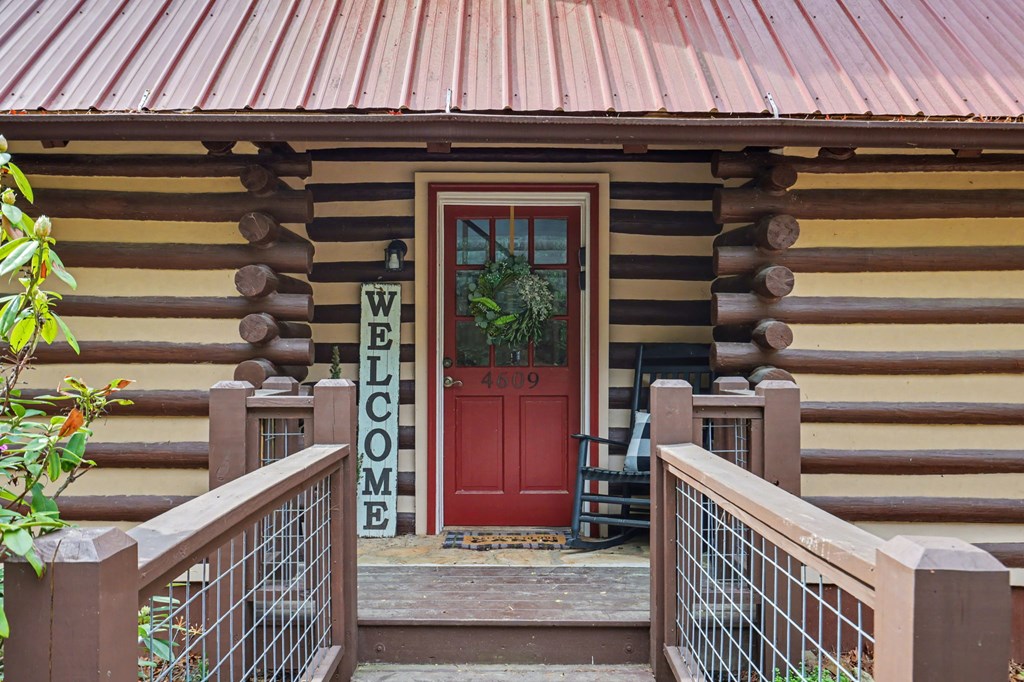 4609 Matheson Road Hiawassee, GA 30546 - Photo 8 of 57 a view of entryway with a front door