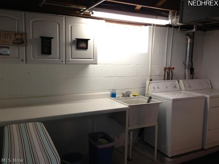 6243 Broadview Road Cleveland, OH 44134 - Photo 20 of 25 Washer and dryer stay.