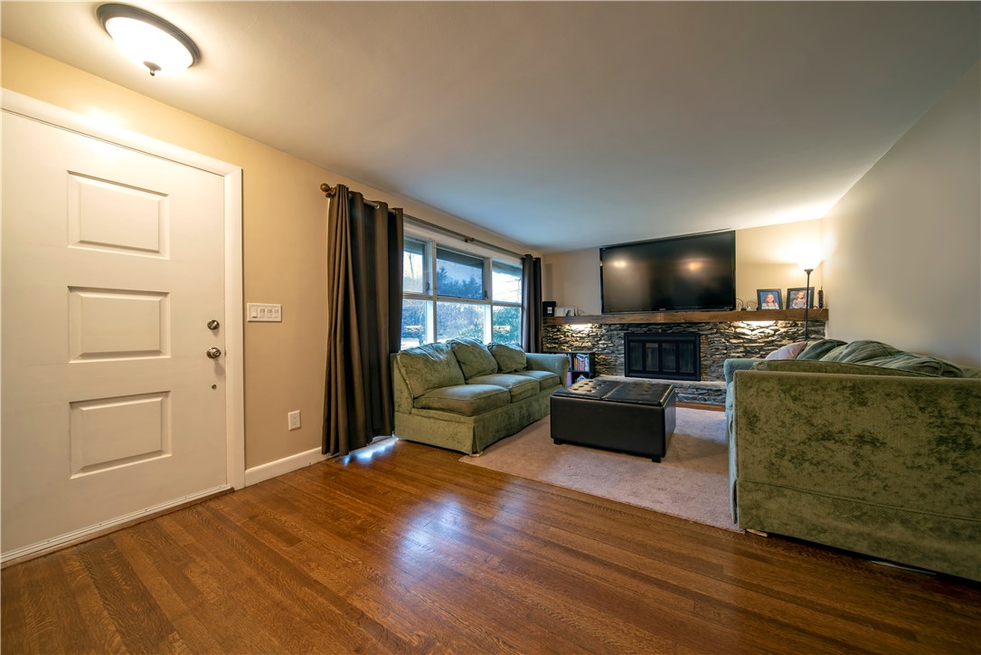 2289 Mendon Road Cumberland, RI 02864 - Photo 7 of 17