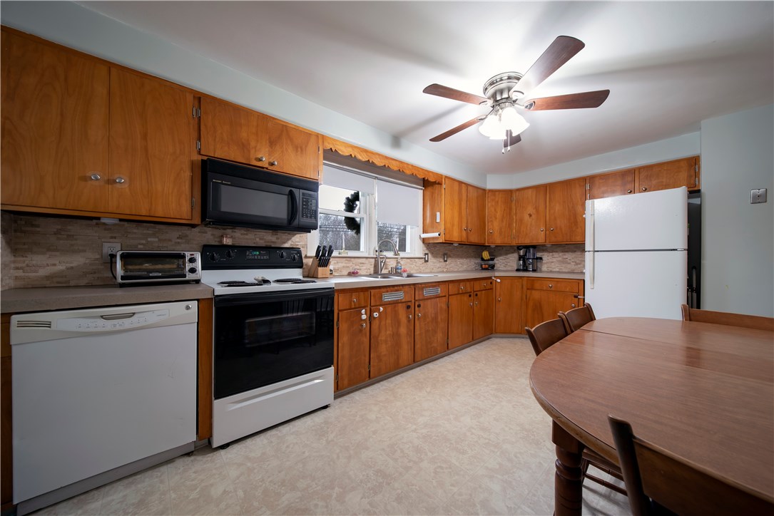 2289 Mendon Road Cumberland, RI 02864 - Photo 8 of 17
