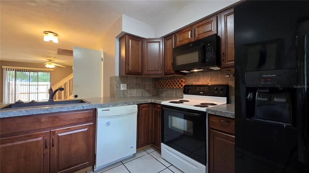 2213 Southwest 39 Way Gainesville, FL 32607 - Photo 7 of 23 Gallery Image 7