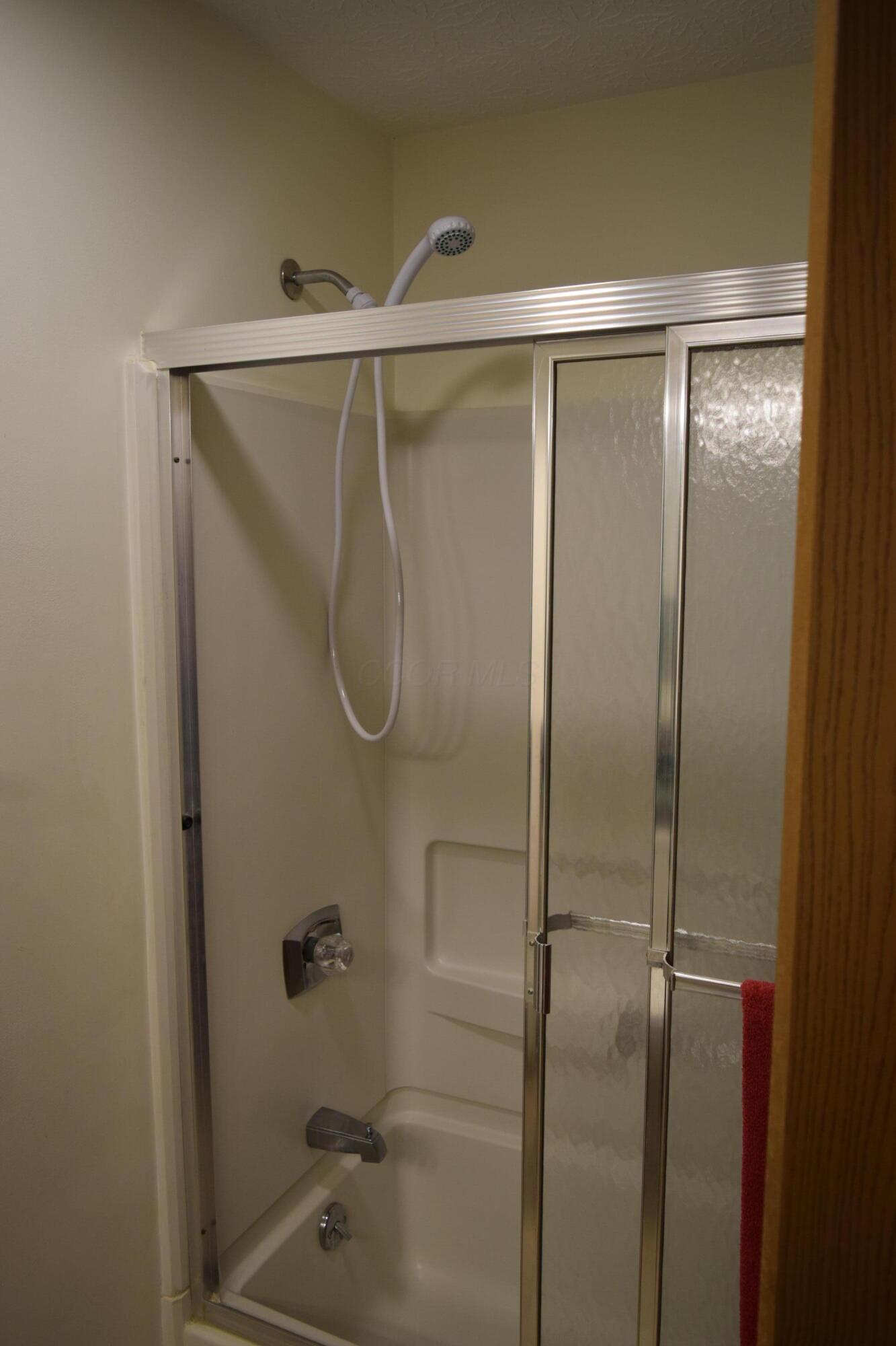 4465 Beard Road Sunbury, OH 43074 - Photo 30 of 40 Hall Bathroom