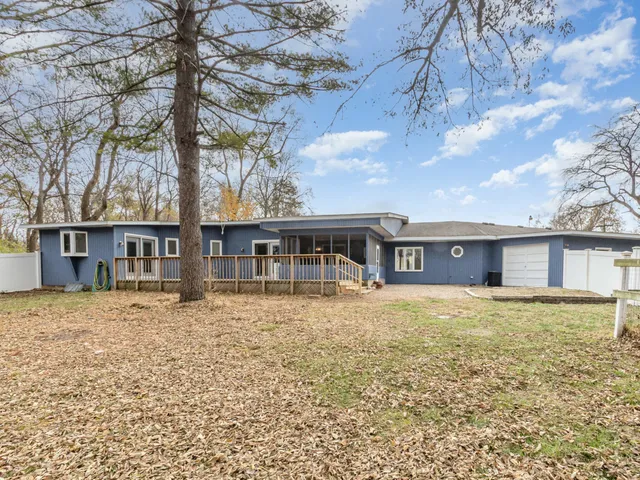 $425,000 | 270 East Southmor Road, Morris, IL 60450