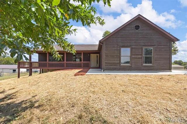 $325,000 | 3218 South S Highway, Winfield, MO 63389