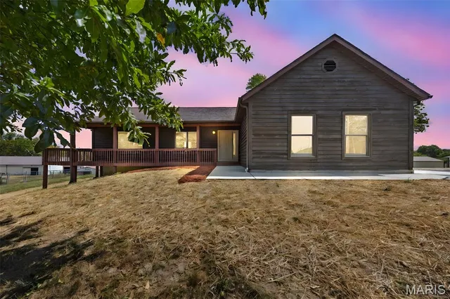 $325,000 | 3218 South S Highway, Winfield, MO 63389