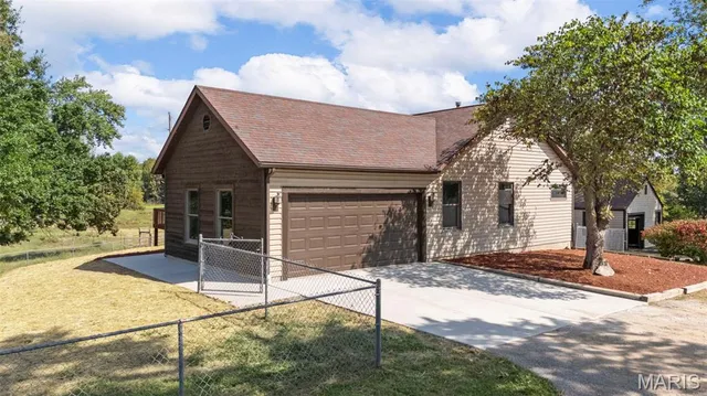 $325,000 | 3218 South S Highway, Winfield, MO 63389