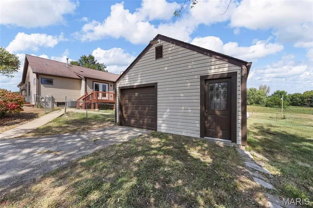 $325,000 | 3218 South S Highway, Winfield, MO 63389