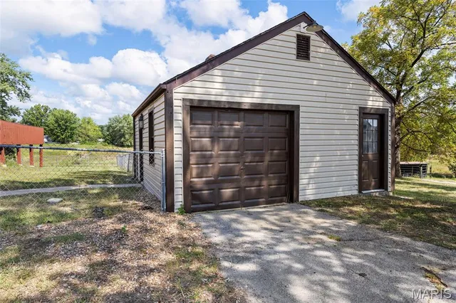$325,000 | 3218 South S Highway, Winfield, MO 63389