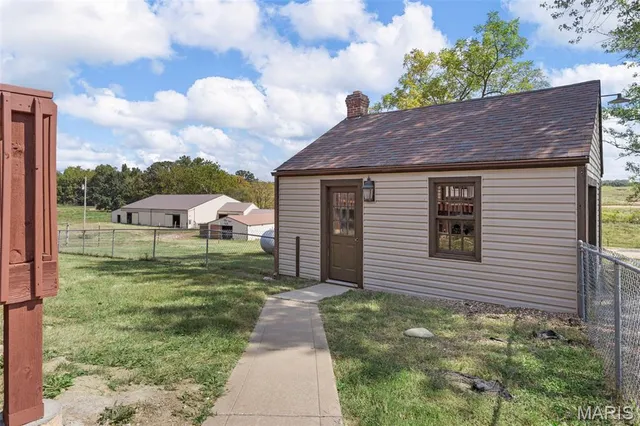 $325,000 | 3218 South S Highway, Winfield, MO 63389