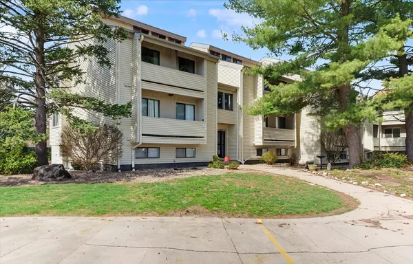 $140,000 | 2115 Melrose Drive, Unit C, Champaign, IL 61820