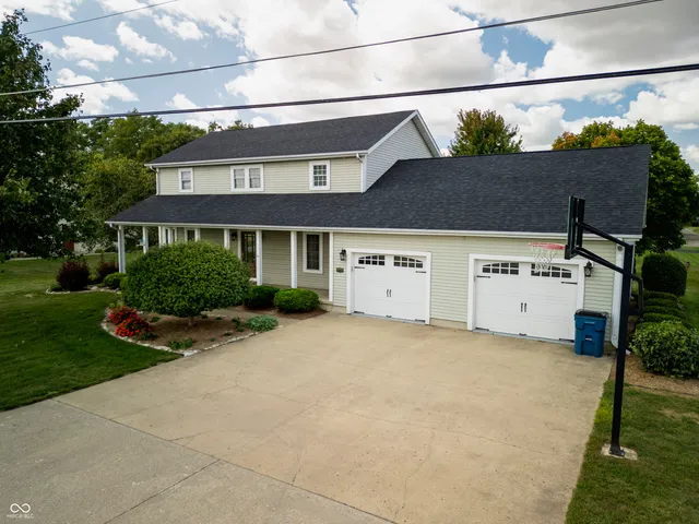 $325,000 | 1197 13th Street, Covington, IN 47932