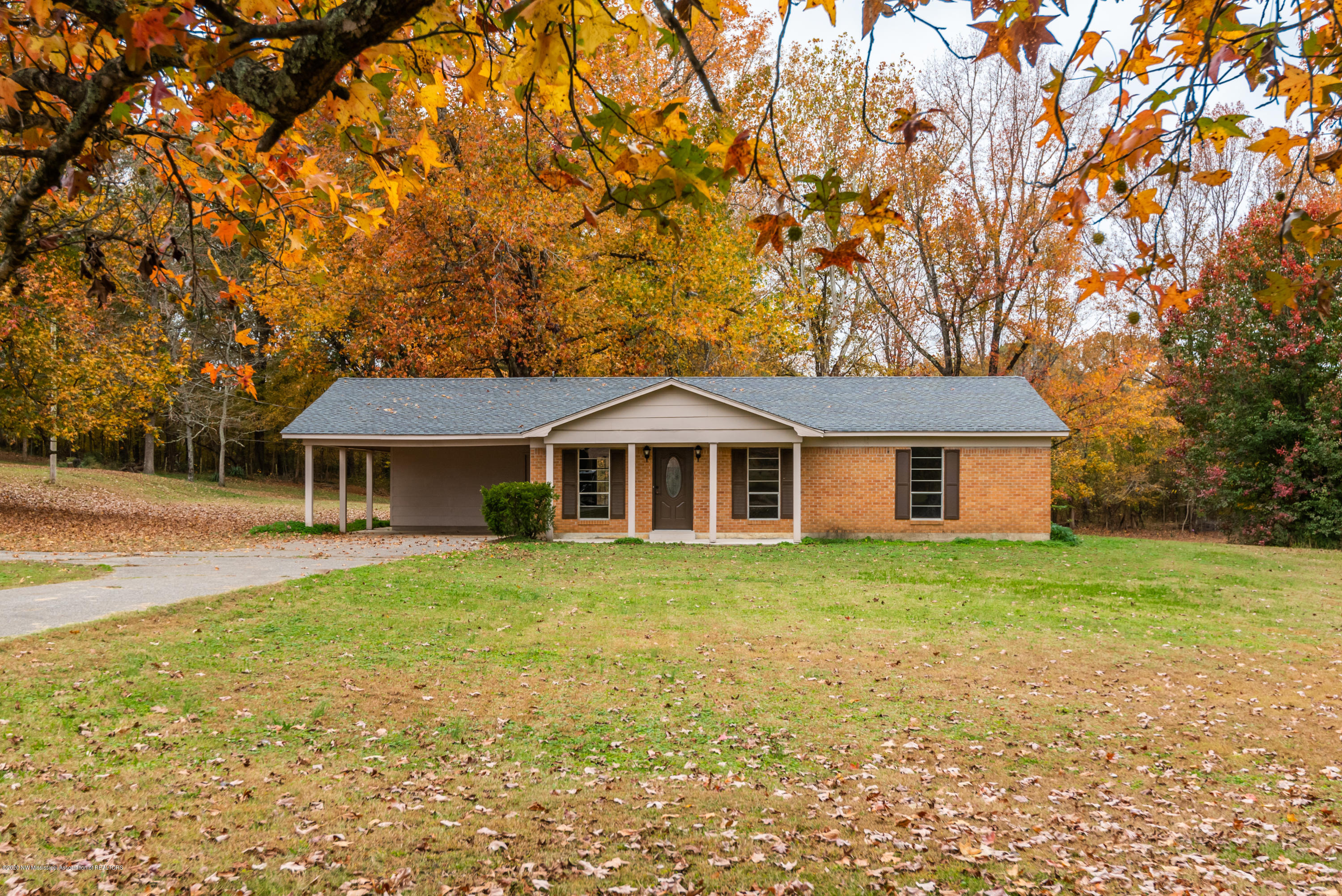 225 Dixie Hill Road Hernando, MS 38632 - Photo 2 of 29 DSC_2420