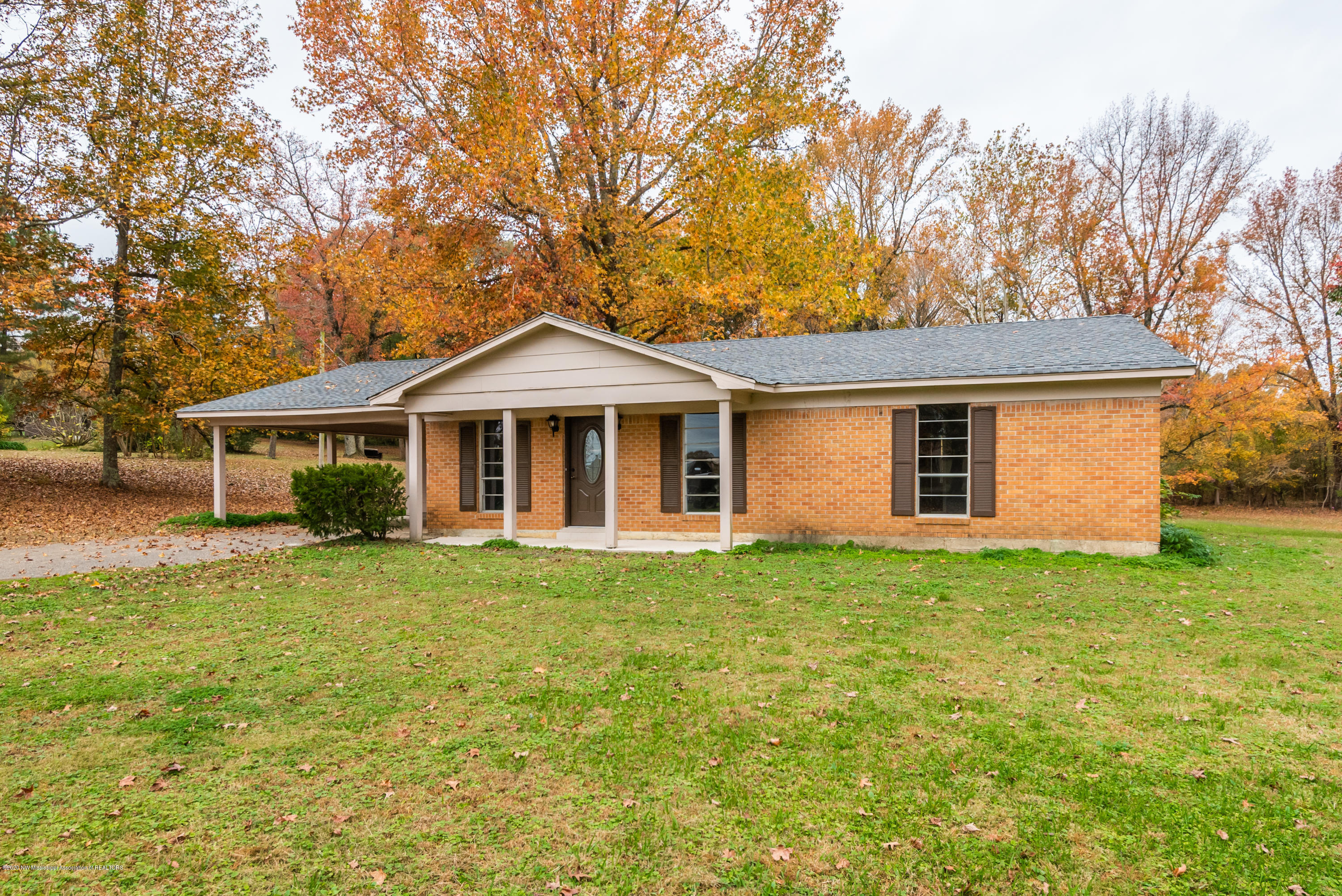 225 Dixie Hill Road Hernando, MS 38632 - Photo 4 of 29 DSC_2404
