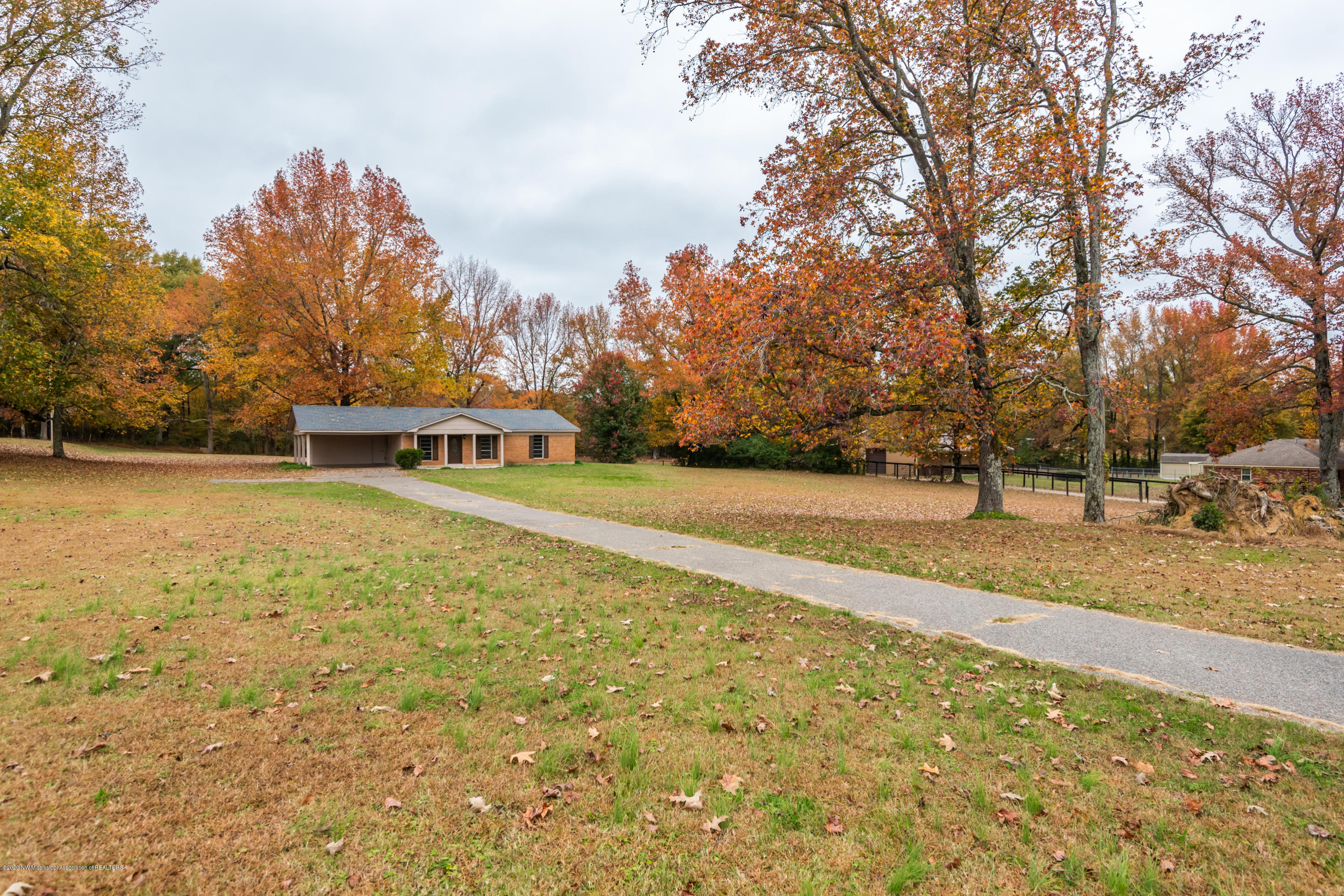 225 Dixie Hill Road Hernando, MS 38632 - Photo 10 of 29 DSC_2418