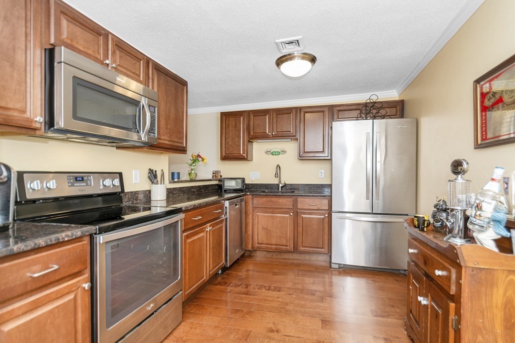 181 Littleton Road, Unit 303 Chelmsford, MA 01824 - Photo 4 of 27 Gallery Image 4