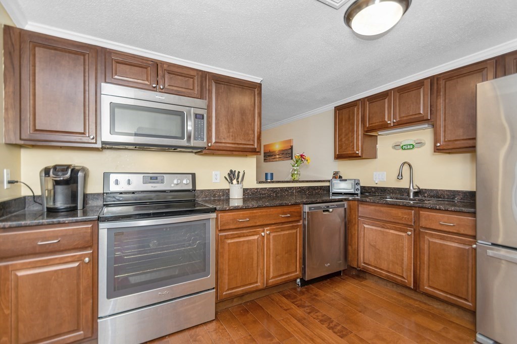 181 Littleton Road, Unit 303 Chelmsford, MA 01824 - Photo 5 of 27 Gallery Image 5