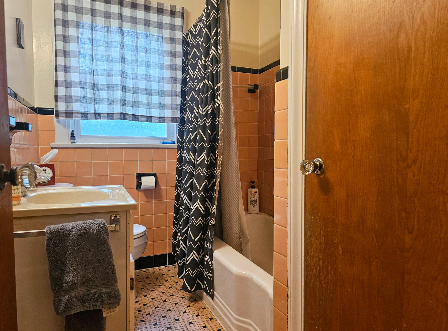 86 Lincoln Avenue, Unit 2W Riverside, IL 60546 - Photo 11 of 18