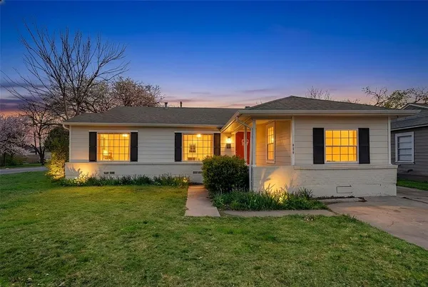 $2,250 | 4603 Bonnie View Road, Dallas, TX 75216