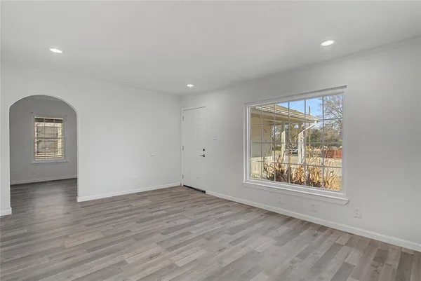 $2,250 | 4603 Bonnie View Road, Dallas, TX 75216