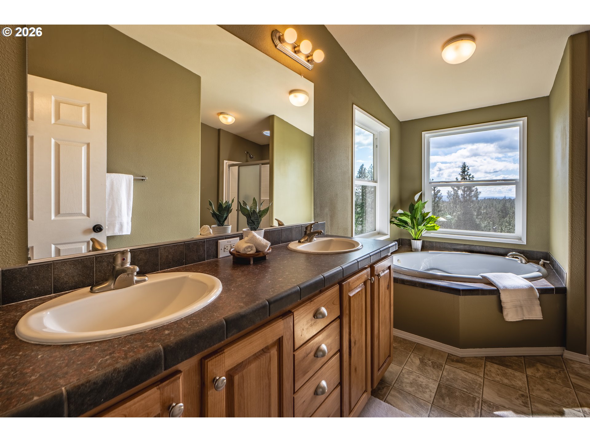 206 Goldenpine Goldendale, WA 98620 - Photo 17 of 27 Bedroom, Owner's Suite