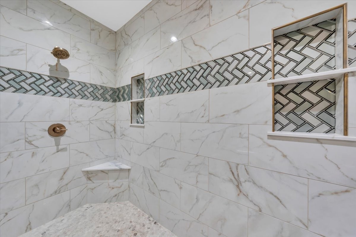 139 Brinkley Road Wartrace, TN 37183 - Photo 23 of 41 a bathroom with a shower